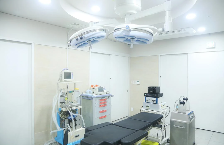 Grand Plastic Surgery interior photo 3