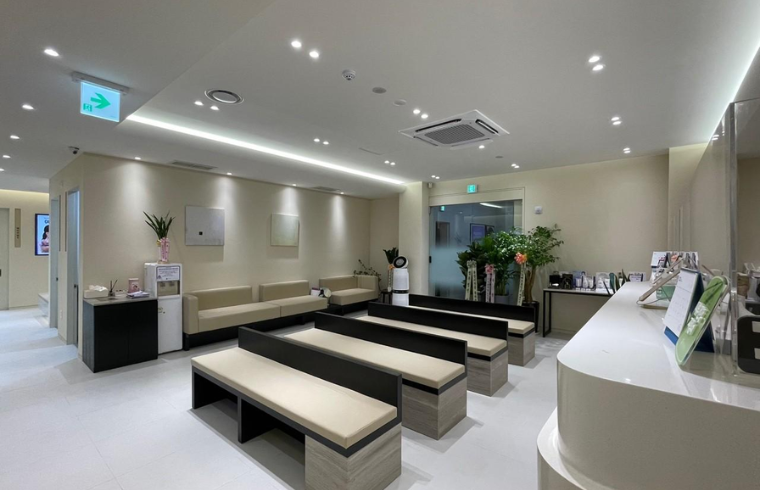Renumi Dermatology interior photo 3