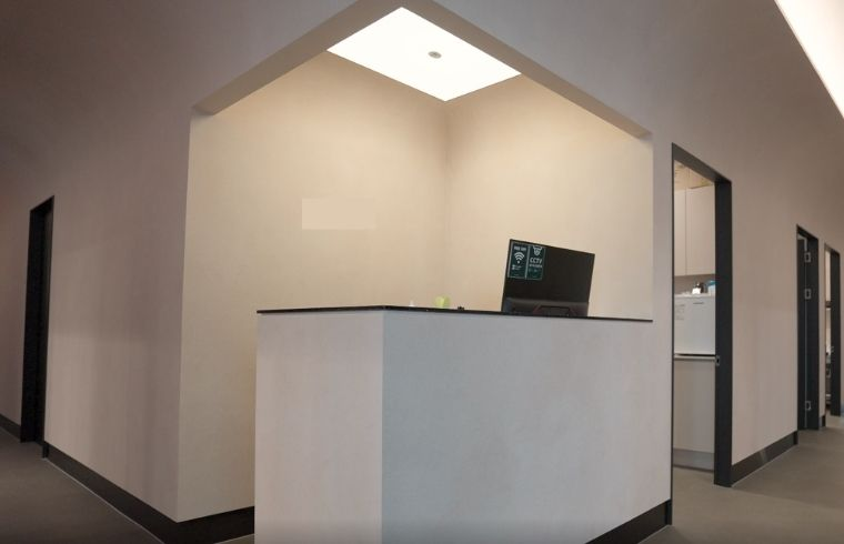 Liol Clinic interior photo 1