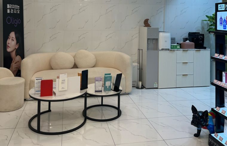Shine U Clinic interior photo 4