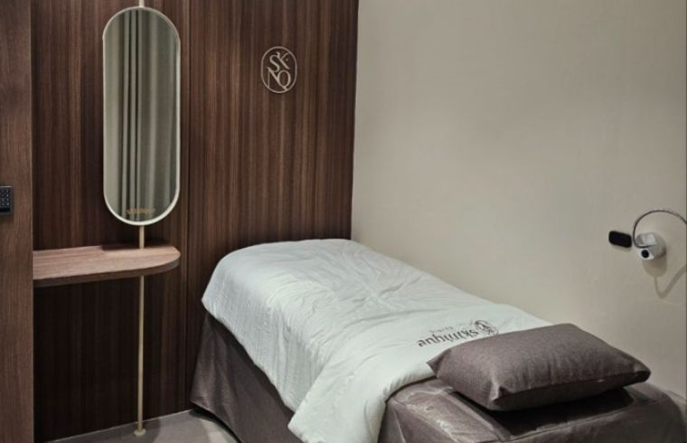 Skinique Clinic interior photo 5