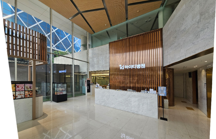 ID Hospital interior photo 2