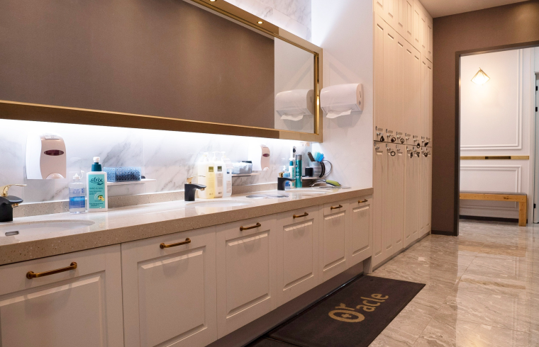 Oracle Dermatology Clinic interior photo 4