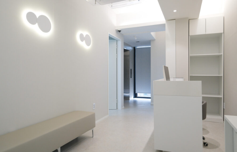OL Clinic interior photo 4