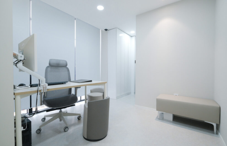 OL Clinic interior photo 5