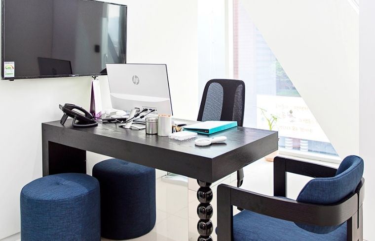 UNI Clinic interior photo 2