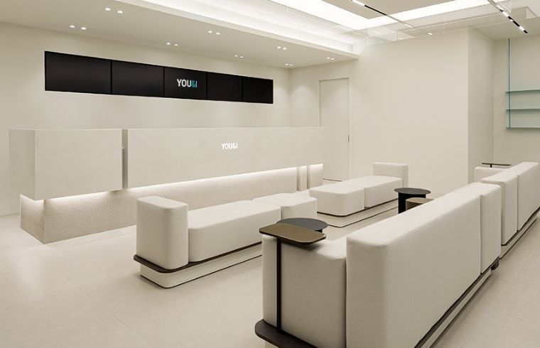 UNI Clinic interior photo 3