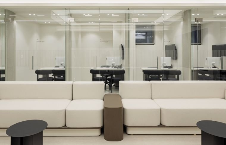 UNI Clinic interior photo 4
