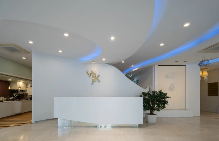 JK Plastic Surgery interior photo 1