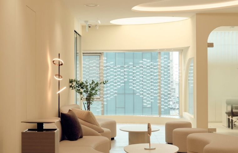 Planew Clinic interior photo 3