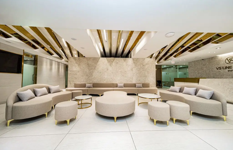 VS Line Clinic interior photo 4