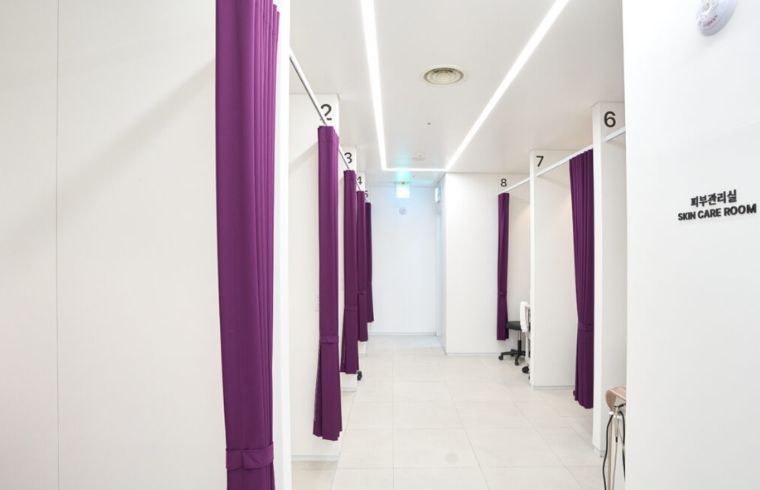 Arskin Clinic interior photo 3